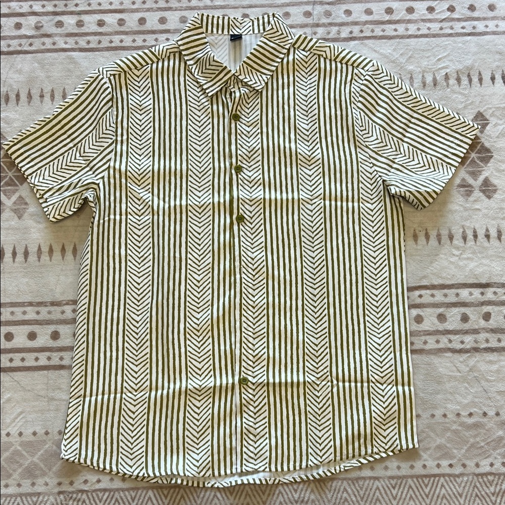 Manfinity Men’s Patterned Relaxed Fit Button Down S/S Shirt